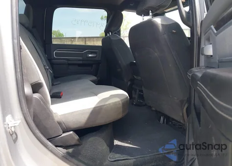 2022 Ram 2500 Big Horn 4X4 6'4 Box z USA, uszkodzony, nr VIN 3C6UR5DL2NG436027